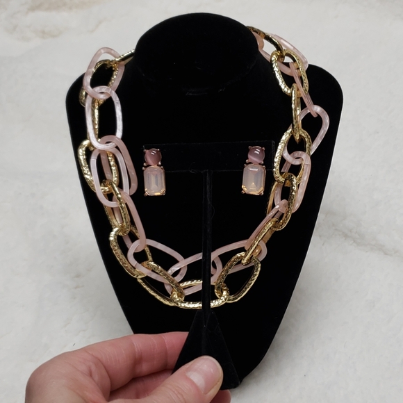 Pink and Gold Hammered Chain Link Necklace - Picture 5 of 6